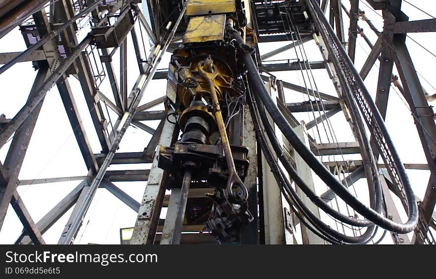 Top Drive System (TDS) Spinning for Oil Drilling Rig - Oilfield Industry. Top Drive System (TDS) Spinning for Oil Drilling Rig - Oilfield Industry