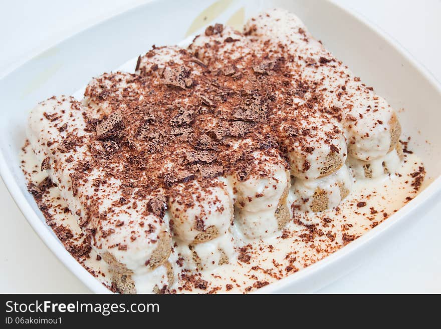 Tiramisu Cake