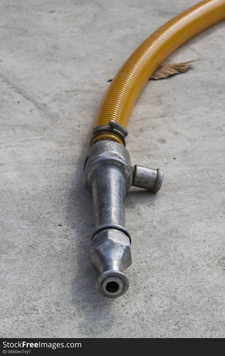 Cleaning hose and tube device