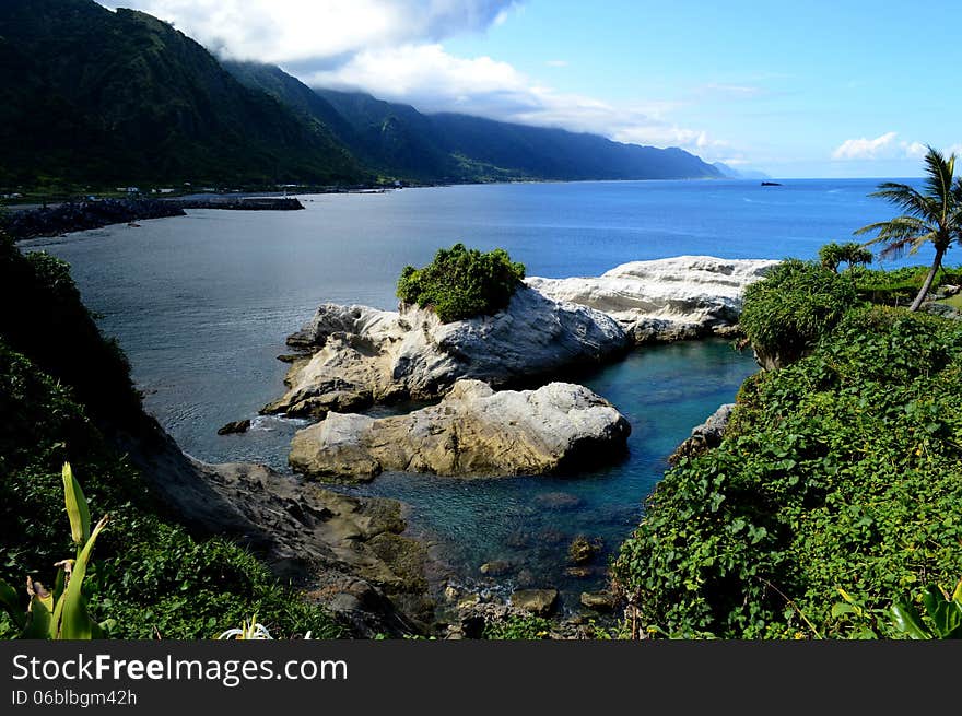 The gulf of sea with rock