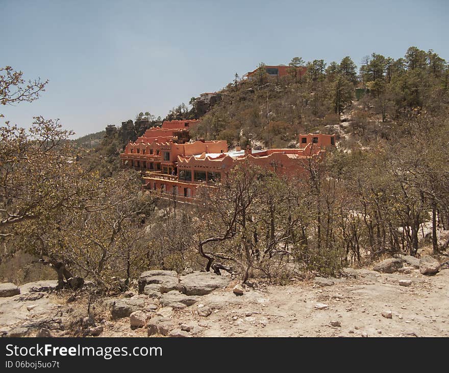 Hotel At Rim Of Copper Cannon