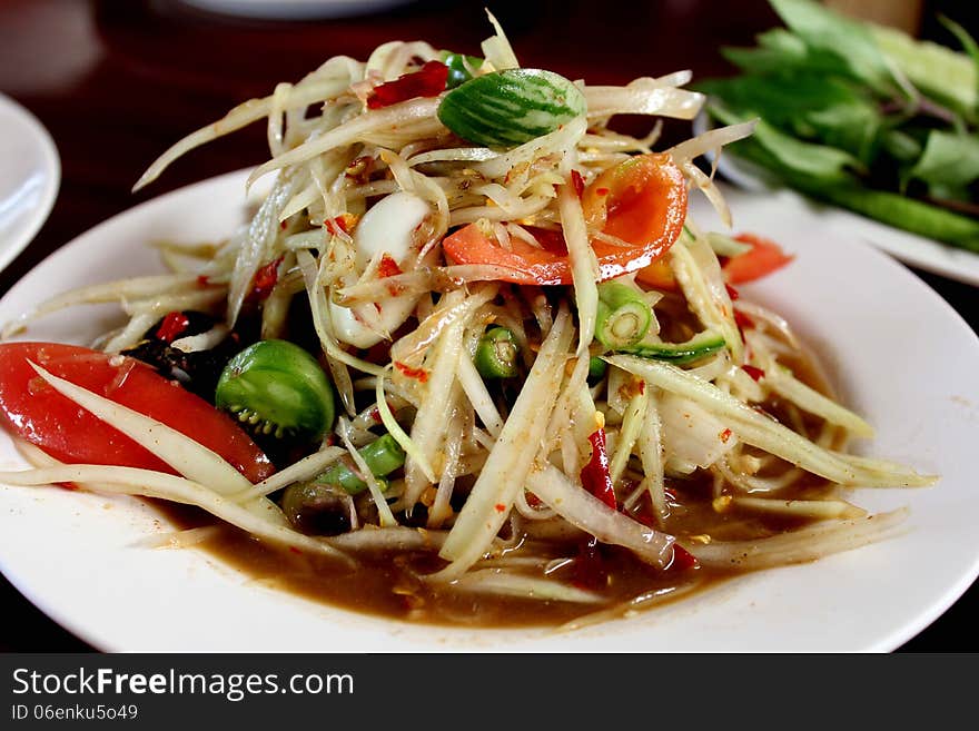 Food: Thai papaya salad