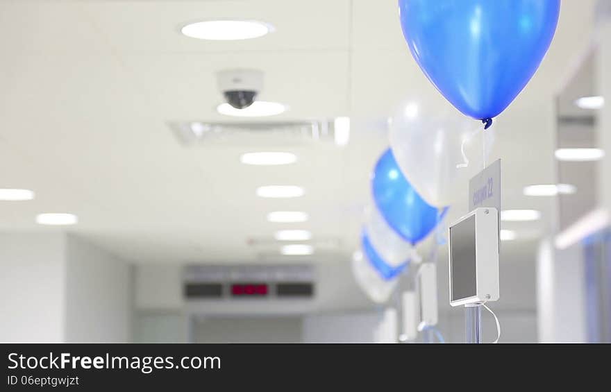 Swaying balloons