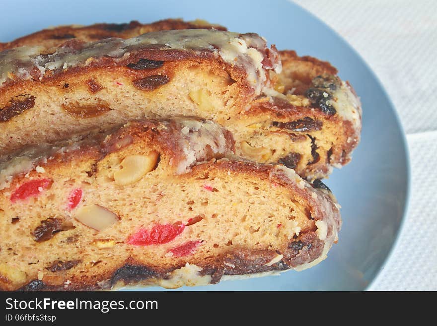 Fruitcake with raisin and Seasoning