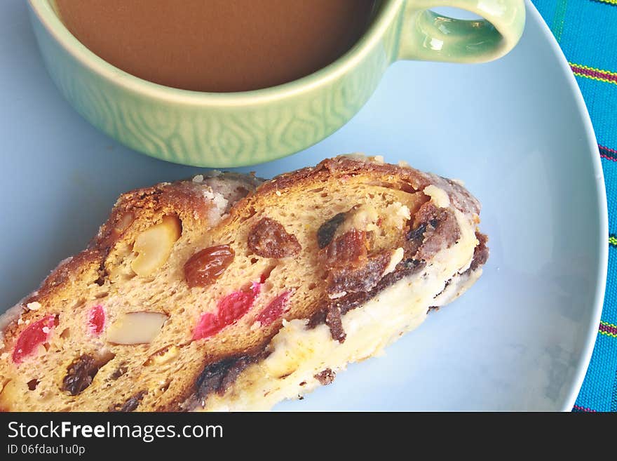 Fruitcake with hot coffee