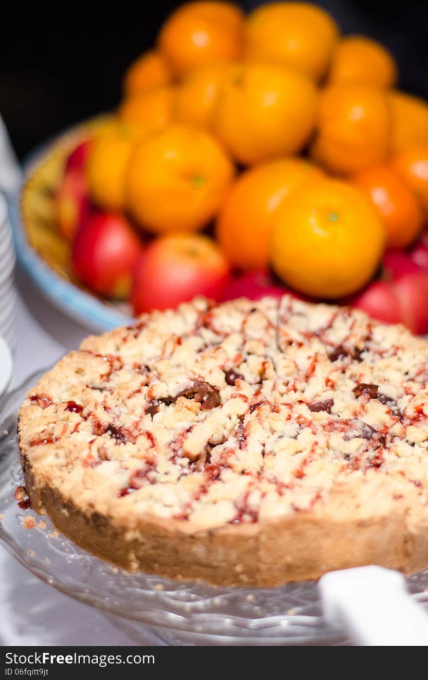 Plum crumble tart and fruits