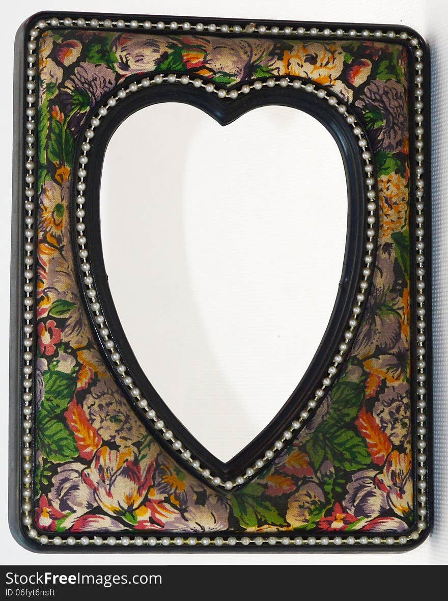 heart shape photo frame with decorative border