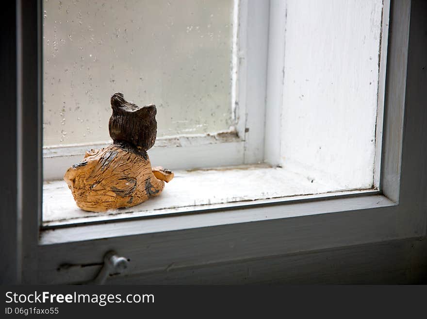 Earthen cat