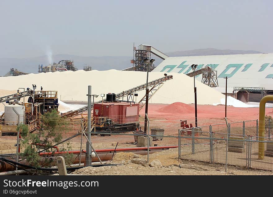 Plant for the production of mineral fertilizers and magnesium on the Dead Sea in Israel. Plant for the production of mineral fertilizers and magnesium on the Dead Sea in Israel