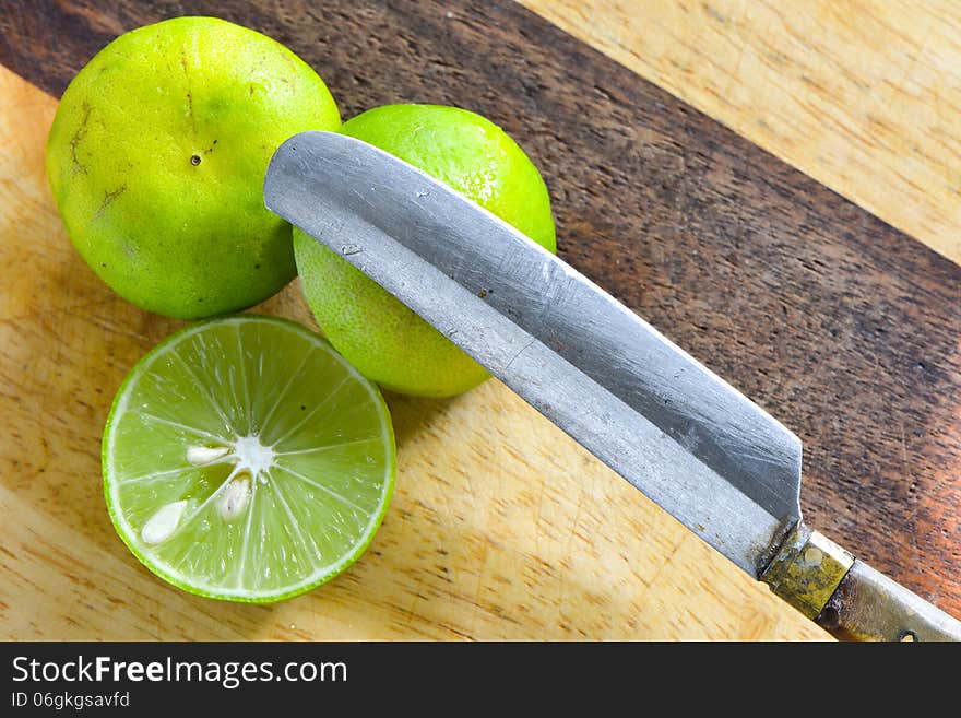 Slice lime for make juice