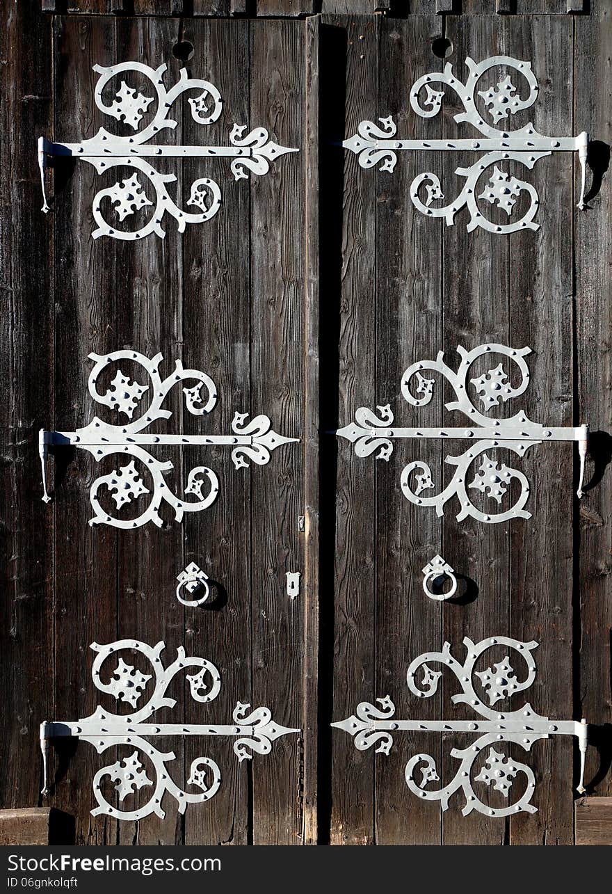 This decorated door to an old fire house is located between the Bavarian castles of Neuschwanstein und Hohenschwangau. This decorated door to an old fire house is located between the Bavarian castles of Neuschwanstein und Hohenschwangau.