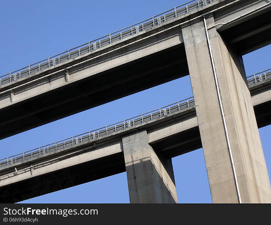 Auto-route bridge