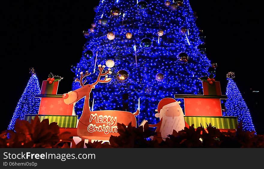 Christmas Tree with Light Moving