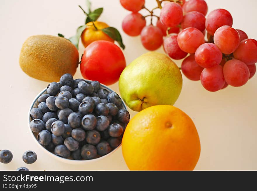 Fruits are put together, its bright color and good appetite. Fruits are put together, its bright color and good appetite.