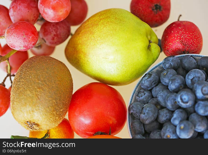 Fruits are put together, its bright color and good appetite. Fruits are put together, its bright color and good appetite.