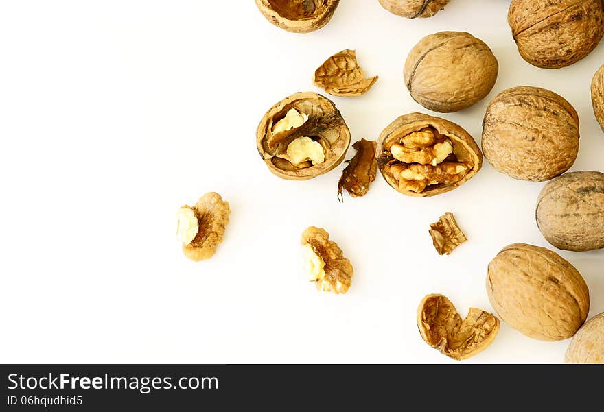 Walnuts, a large pile, large size.