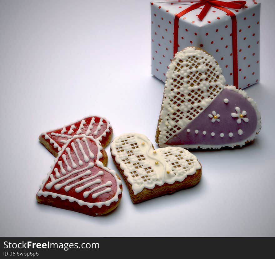 Gingerbread hearts with the package