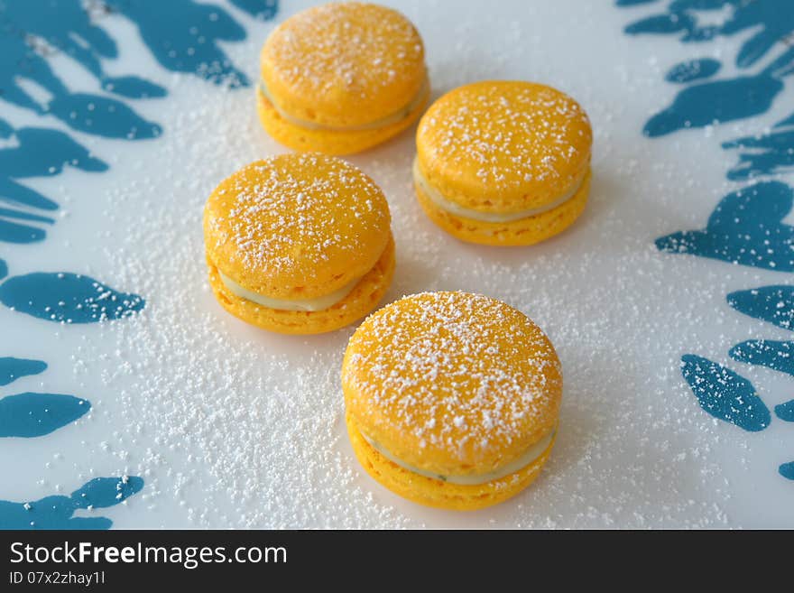 Macarons with lemonfilling