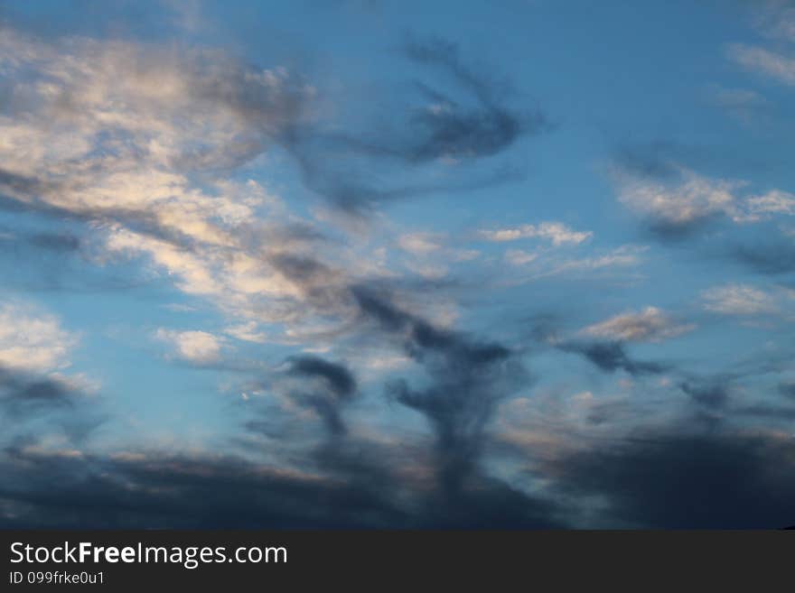 As in an Impressionistic oil painting, Mother Nature drowns lines and figures with the afternoon clouds... . As in an Impressionistic oil painting, Mother Nature drowns lines and figures with the afternoon clouds...