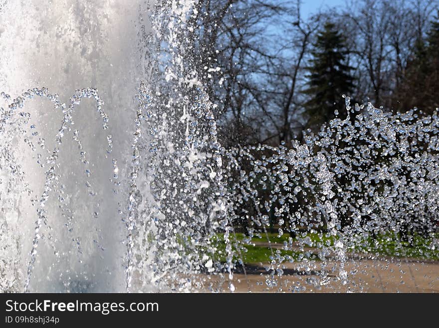 Splashing Fountain