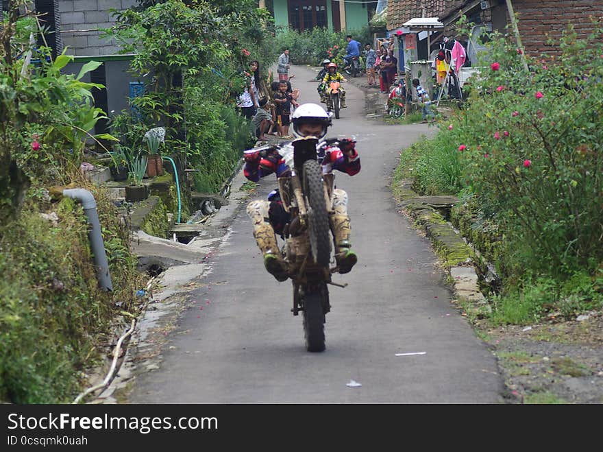 Motorcycle lunge nature