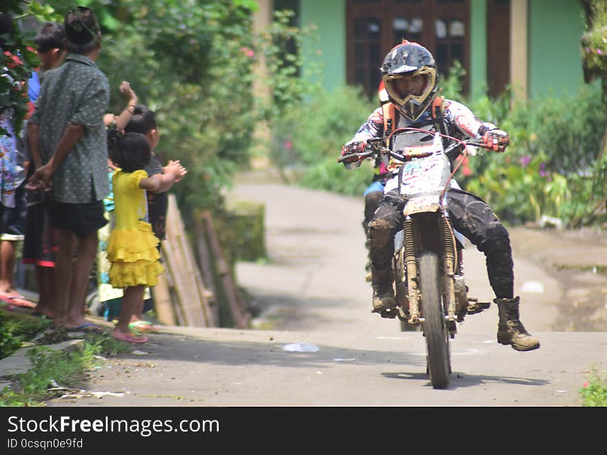 Motorcycle lunge nature