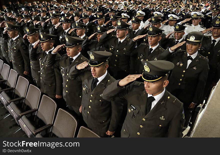 El Presidente Salvador Sánchez Cerén participó esta mañana en la graduación de la promoción número 88 de la Escuela Militar &quot;Capitán General Gerardo Barrios&quot;. Un total de 65 cadetes, 59 hombres y 6 señoritas, fueron los graduados a quienes el Presidente entregó sables y espadas. El Presidente Salvador Sánchez Cerén participó esta mañana en la graduación de la promoción número 88 de la Escuela Militar &quot;Capitán General Gerardo Barrios&quot;. Un total de 65 cadetes, 59 hombres y 6 señoritas, fueron los graduados a quienes el Presidente entregó sables y espadas.