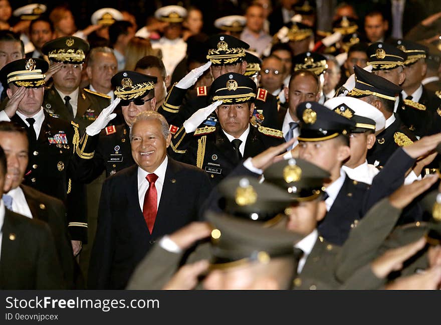 El Presidente Salvador Sánchez Cerén participó esta mañana en la graduación de la promoción número 88 de la Escuela Militar &quot;Capitán General Gerardo Barrios&quot;. Un total de 65 cadetes, 59 hombres y 6 señoritas, fueron los graduados a quienes el Presidente entregó sables y espadas. El Presidente Salvador Sánchez Cerén participó esta mañana en la graduación de la promoción número 88 de la Escuela Militar &quot;Capitán General Gerardo Barrios&quot;. Un total de 65 cadetes, 59 hombres y 6 señoritas, fueron los graduados a quienes el Presidente entregó sables y espadas.