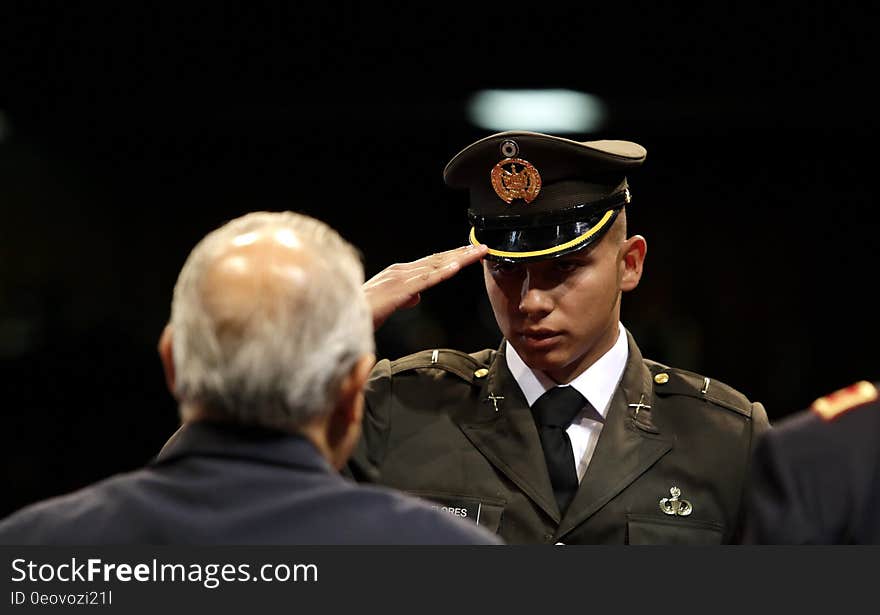 El Presidente Salvador Sánchez Cerén participó esta mañana en la graduación de la promoción número 88 de la Escuela Militar &quot;Capitán General Gerardo Barrios&quot;. Un total de 65 cadetes, 59 hombres y 6 señoritas, fueron los graduados a quienes el Presidente entregó sables y espadas. El Presidente Salvador Sánchez Cerén participó esta mañana en la graduación de la promoción número 88 de la Escuela Militar &quot;Capitán General Gerardo Barrios&quot;. Un total de 65 cadetes, 59 hombres y 6 señoritas, fueron los graduados a quienes el Presidente entregó sables y espadas.