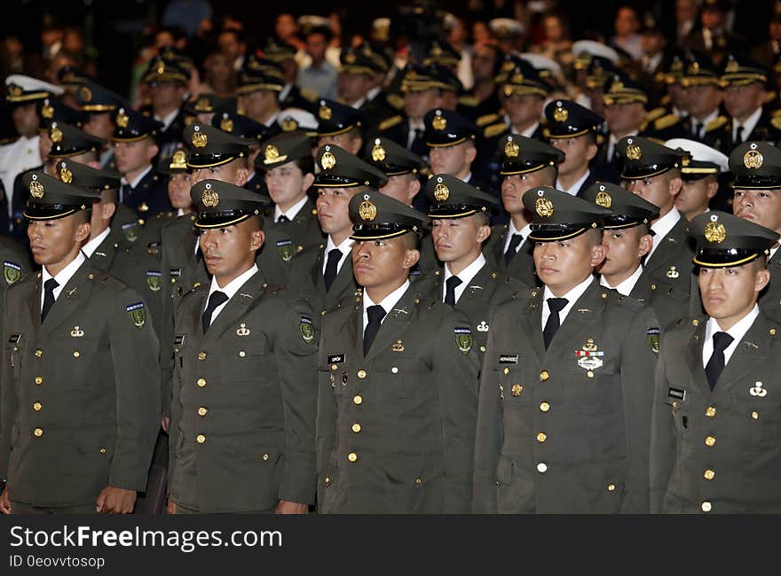 El Presidente Salvador SÃ¡nchez CerÃ©n participÃ³ esta maÃ±ana en la graduaciÃ³n de la promociÃ³n nÃºmero 88 de la Escuela Militar &quot;CapitÃ¡n General Gerardo Barrios&quot;. Un total de 65 cadetes, 59 hombres y 6 seÃ±oritas, fueron los graduados a quienes el Presidente entregÃ³ sables y espadas. El Presidente Salvador SÃ¡nchez CerÃ©n participÃ³ esta maÃ±ana en la graduaciÃ³n de la promociÃ³n nÃºmero 88 de la Escuela Militar &quot;CapitÃ¡n General Gerardo Barrios&quot;. Un total de 65 cadetes, 59 hombres y 6 seÃ±oritas, fueron los graduados a quienes el Presidente entregÃ³ sables y espadas.