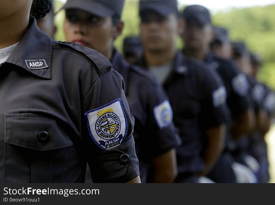 La Academia Nacional de Seguridad Pública graduó este día a 210 nuevos agentes pertenecientes a la promoción 115 del nivel básico. El acto contó con la participación del presidente de la república Salvador Sánchez Cerén, así como del ministro de seguridad Mauricio Ramírez Landaverde, el director de la PNC Howard Cotto, y el director de la ANSP Jaime Martínez. De los graduados 58 son mujeres y 152 son hombres. La Academia Nacional de Seguridad Pública graduó este día a 210 nuevos agentes pertenecientes a la promoción 115 del nivel básico. El acto contó con la participación del presidente de la república Salvador Sánchez Cerén, así como del ministro de seguridad Mauricio Ramírez Landaverde, el director de la PNC Howard Cotto, y el director de la ANSP Jaime Martínez. De los graduados 58 son mujeres y 152 son hombres.