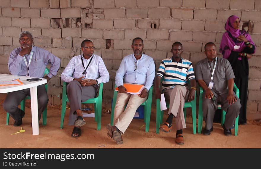 Electoral officials witness the electoral process to choose members of the Lower House of the Somali federal Parliament in Kismaayo,Somalia on November 23, 2016. AMISOM Photo/ Barut Mohamed. Electoral officials witness the electoral process to choose members of the Lower House of the Somali federal Parliament in Kismaayo,Somalia on November 23, 2016. AMISOM Photo/ Barut Mohamed