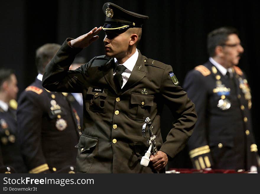 El Presidente Salvador SÃ¡nchez CerÃ©n participÃ³ esta maÃ±ana en la graduaciÃ³n de la promociÃ³n nÃºmero 88 de la Escuela Militar &quot;CapitÃ¡n General Gerardo Barrios&quot;. Un total de 65 cadetes, 59 hombres y 6 seÃ±oritas, fueron los graduados a quienes el Presidente entregÃ³ sables y espadas. El Presidente Salvador SÃ¡nchez CerÃ©n participÃ³ esta maÃ±ana en la graduaciÃ³n de la promociÃ³n nÃºmero 88 de la Escuela Militar &quot;CapitÃ¡n General Gerardo Barrios&quot;. Un total de 65 cadetes, 59 hombres y 6 seÃ±oritas, fueron los graduados a quienes el Presidente entregÃ³ sables y espadas.