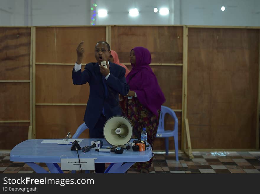 Abdullahi Hashi Abiib, a candidate for the House of the People from Somaliland, gives a final speech to delegates about to cast their votes in Mogadishu, Somalia, on December 6, 2016. Somalia is currently electing members to the House of the People, who will then go on to elect Somalia&#x27;s new president along with the Upper House of parliament. AMISOM Photo / Tobin Jones. Abdullahi Hashi Abiib, a candidate for the House of the People from Somaliland, gives a final speech to delegates about to cast their votes in Mogadishu, Somalia, on December 6, 2016. Somalia is currently electing members to the House of the People, who will then go on to elect Somalia&#x27;s new president along with the Upper House of parliament. AMISOM Photo / Tobin Jones