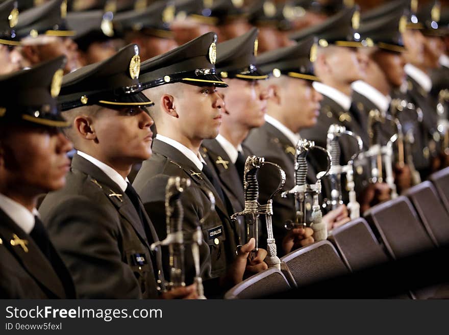 El Presidente Salvador Sánchez Cerén participó esta mañana en la graduación de la promoción número 88 de la Escuela Militar &quot;Capitán General Gerardo Barrios&quot;. Un total de 65 cadetes, 59 hombres y 6 señoritas, fueron los graduados a quienes el Presidente entregó sables y espadas. El Presidente Salvador Sánchez Cerén participó esta mañana en la graduación de la promoción número 88 de la Escuela Militar &quot;Capitán General Gerardo Barrios&quot;. Un total de 65 cadetes, 59 hombres y 6 señoritas, fueron los graduados a quienes el Presidente entregó sables y espadas.