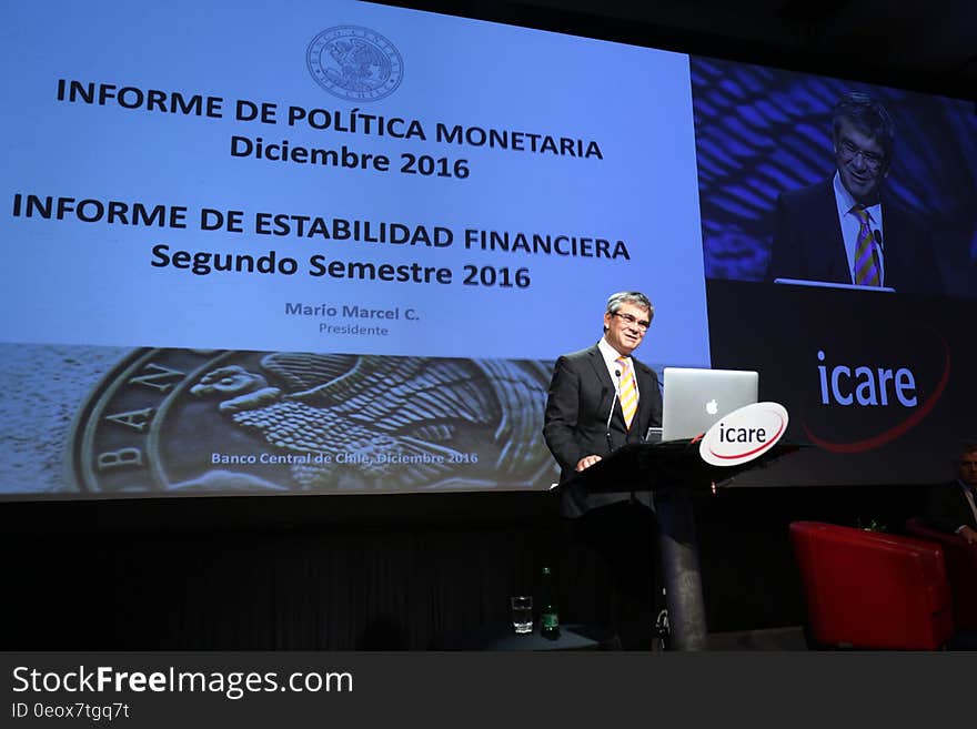 Presentación de Mario Marcel, Presidente del Banco Central de Chile, ante empresarios, ejecutivos y analistas invitados por Icare. Santiago, 20 de diciembre de 2016. Presentación de Mario Marcel, Presidente del Banco Central de Chile, ante empresarios, ejecutivos y analistas invitados por Icare. Santiago, 20 de diciembre de 2016.