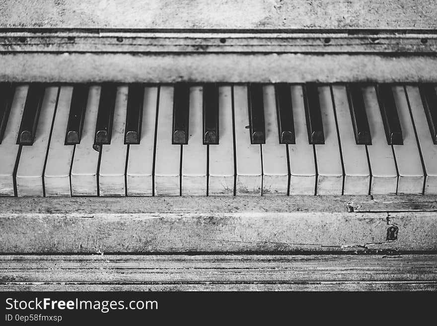 Grayscale Piano Keys