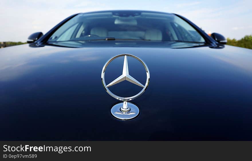 Black Mercedes-benz Car