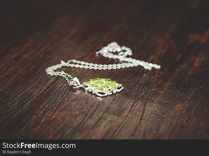 Women&#x27;s Green Necklace