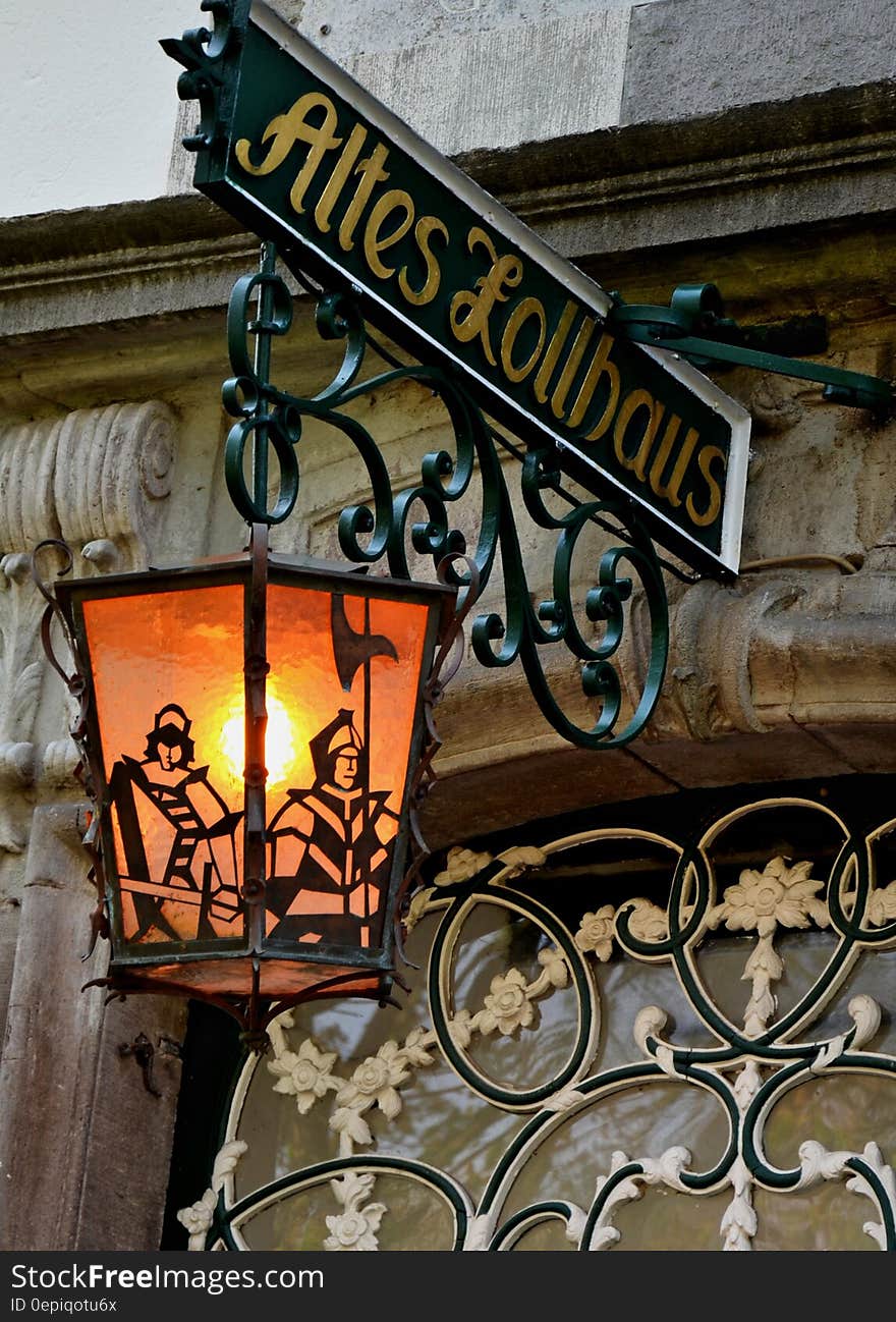 Altes Lollbaus Sconce