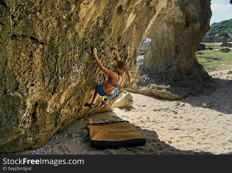 Gushichan Bouldering. Gushichan Bouldering