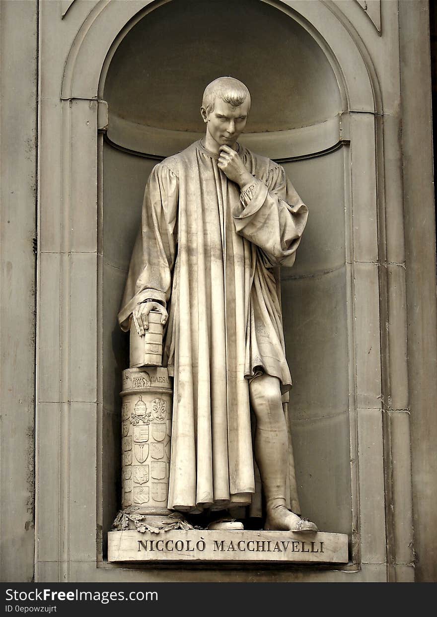 Niccolo Macchiavelli Concrete Statue