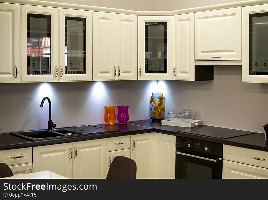 White Kitchen Cabinet