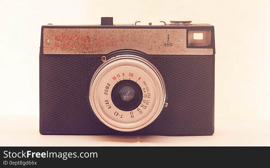 Front view of vintage analogue camera.