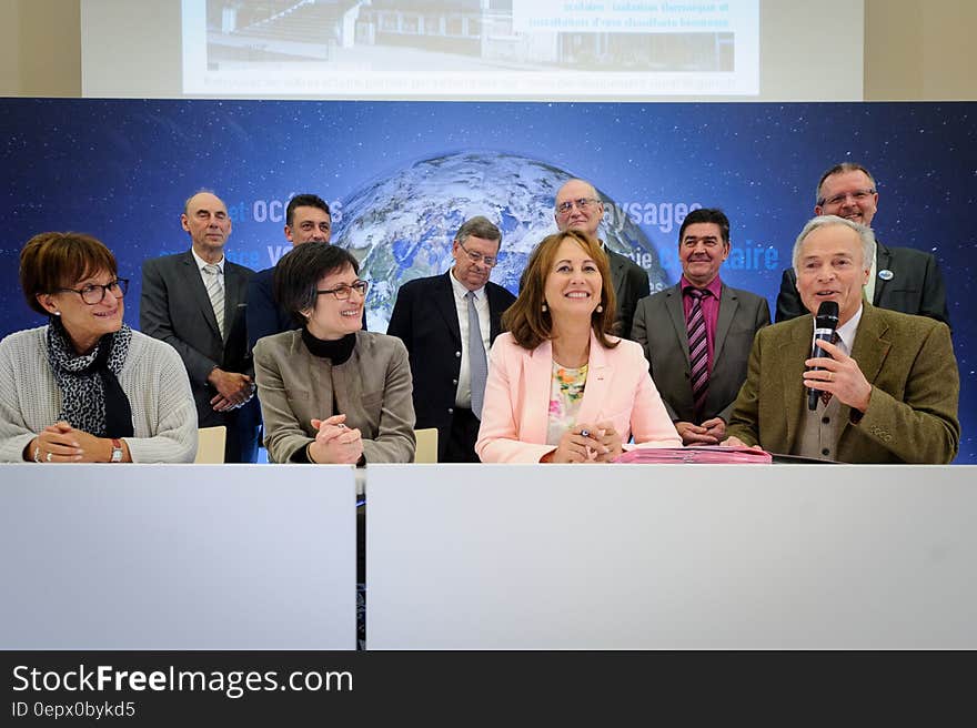 CÃ©rÃ©monie de signatures de contrats Territoires Ã  Energie Positive pour la Croissance et Territoires ZÃ©ro DÃ©chet ZÃ©ro Gaspillage &#x28;HÃ´tel de Roquelaure - Paris&#x29;