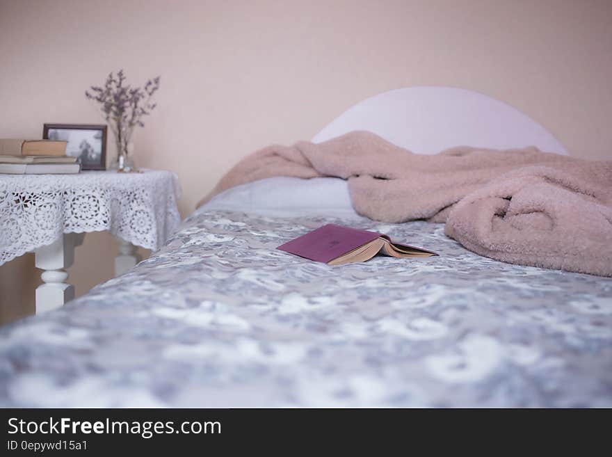 Grey and White Floral Bed Comforter