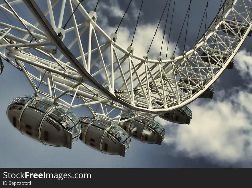 Ferris Wheel during Daytime