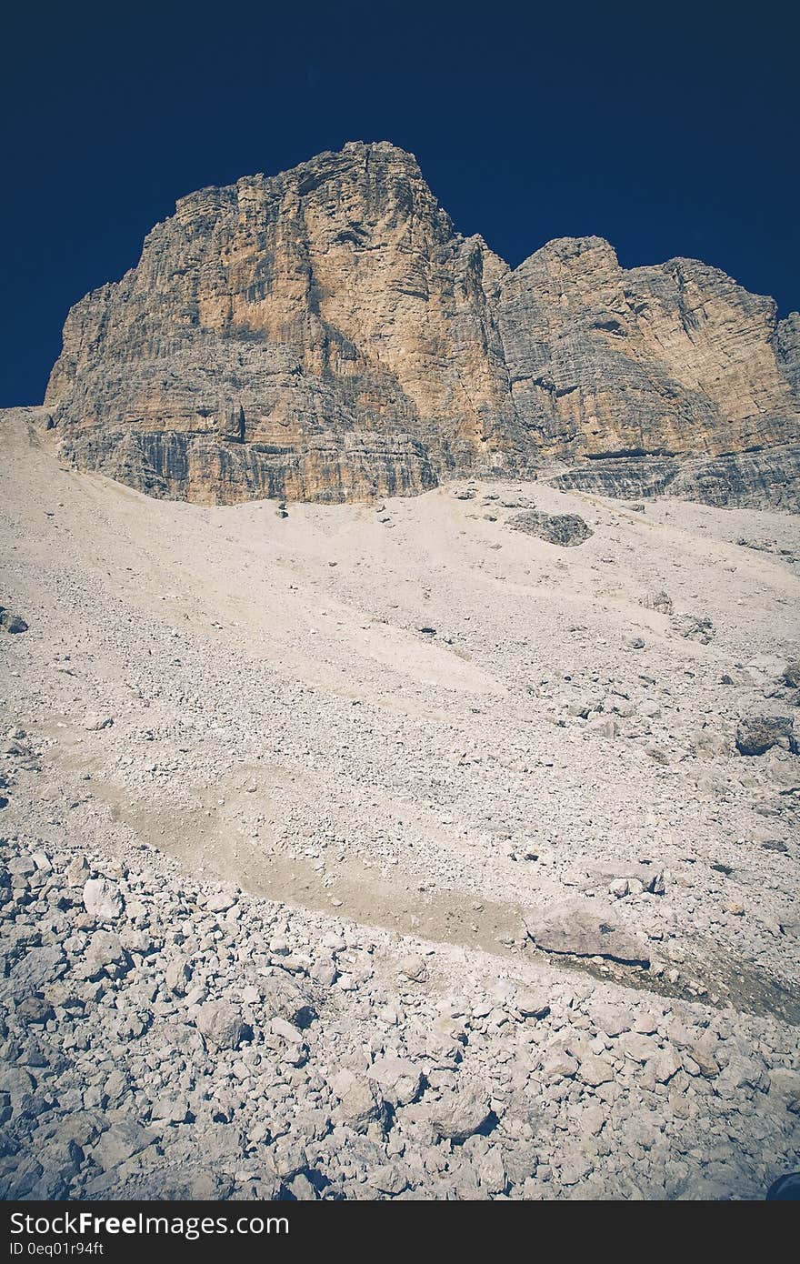 Brown Rocky Mountain during Daytime