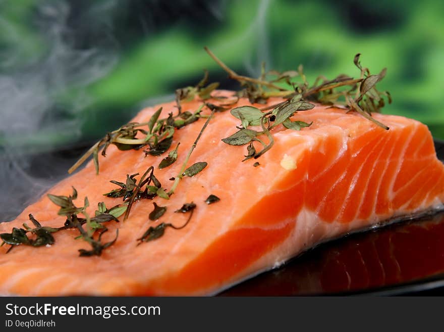 Sliced Tuna With Green Leaf Vegetables