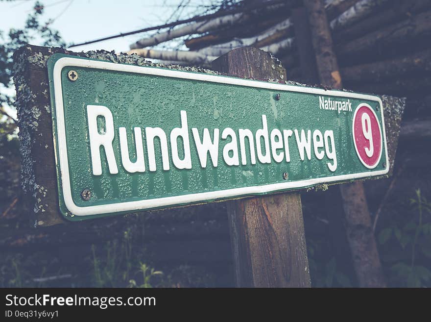 Rundwander Weg 9 Road Signage